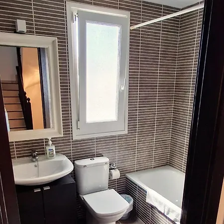 Serene Oasis: Private Pool With Hot Tub And Modern Comforts * Corralejo