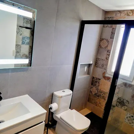 Serene Oasis: Private Pool With Hot Tub And Modern Comforts Corralejo